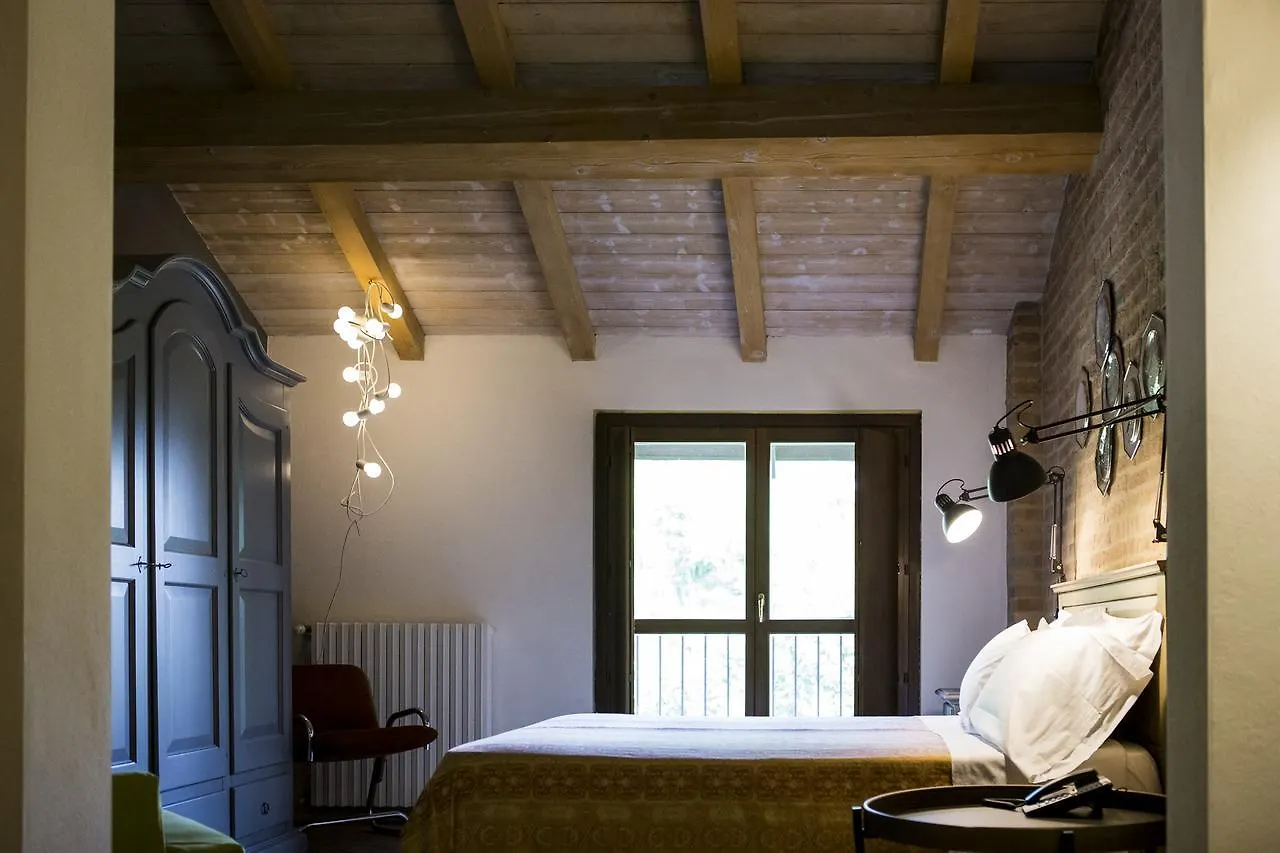 Hostal Relais Cascina Scottina Cadeo Italia
