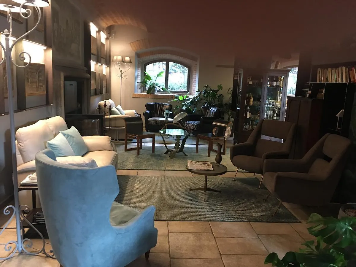 Hostal Relais Cascina Scottina Cadeo 0*,